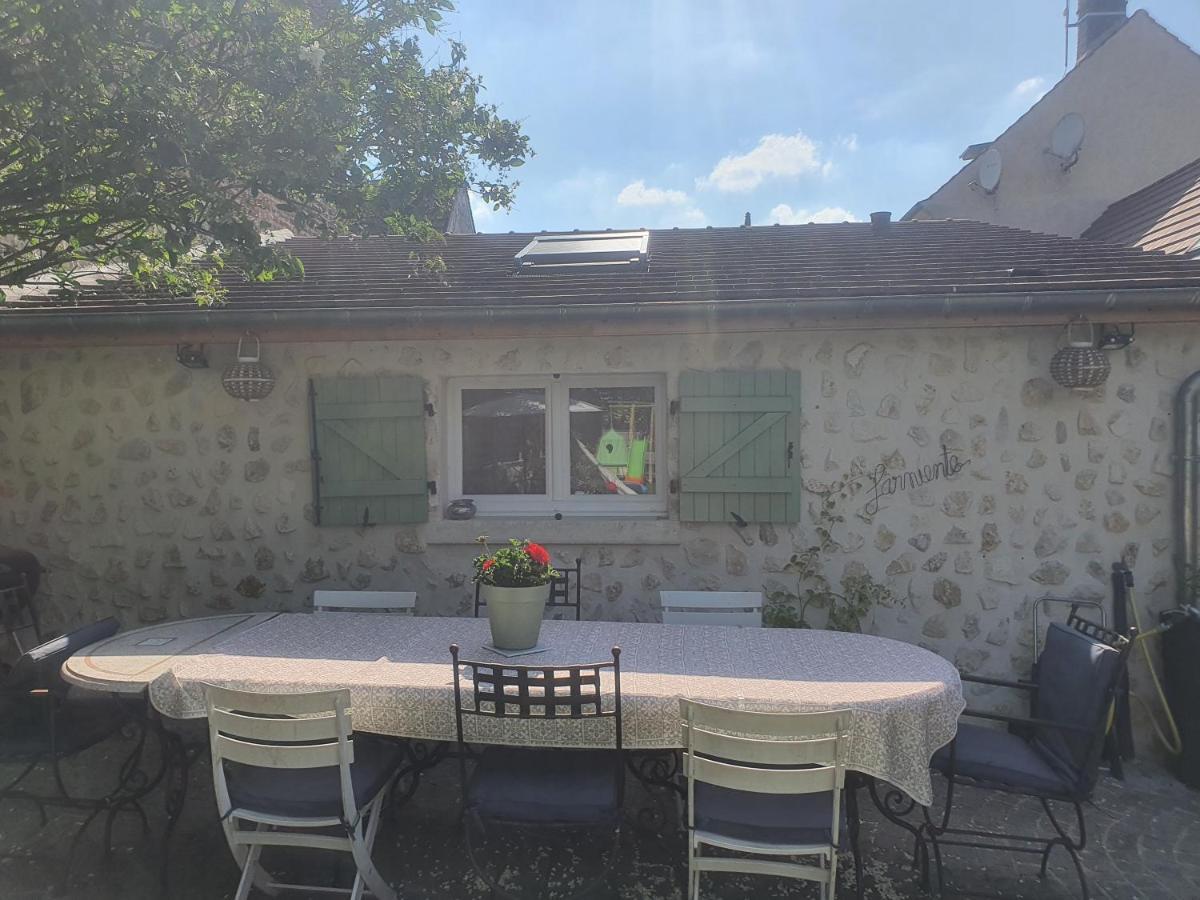 Wisteria Cottage Fleurines Luaran gambar