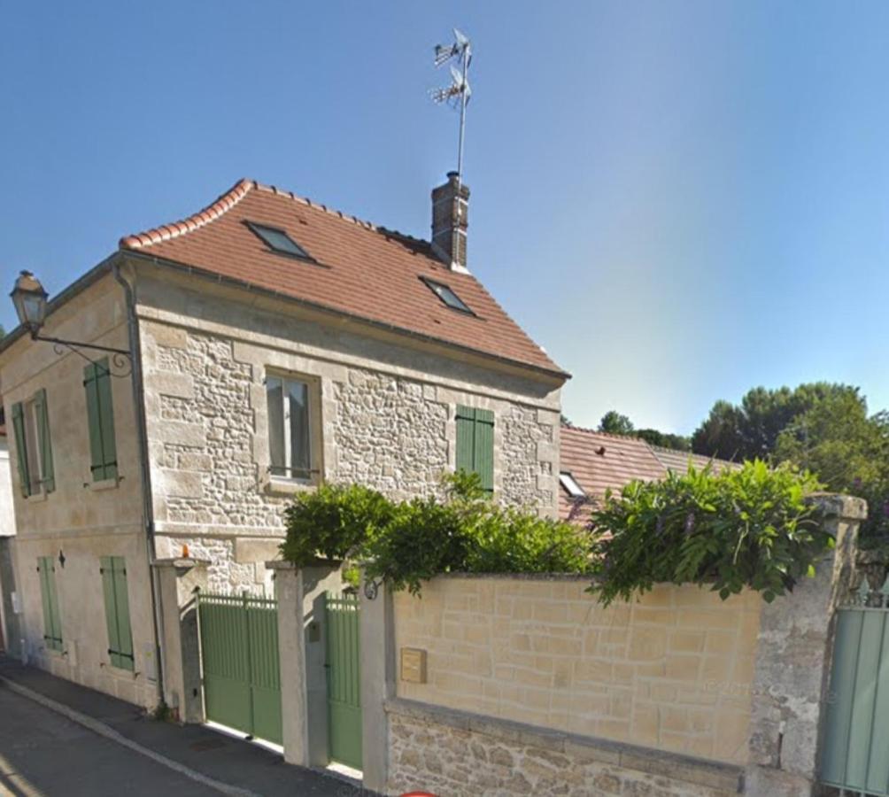 Wisteria Cottage Fleurines Luaran gambar