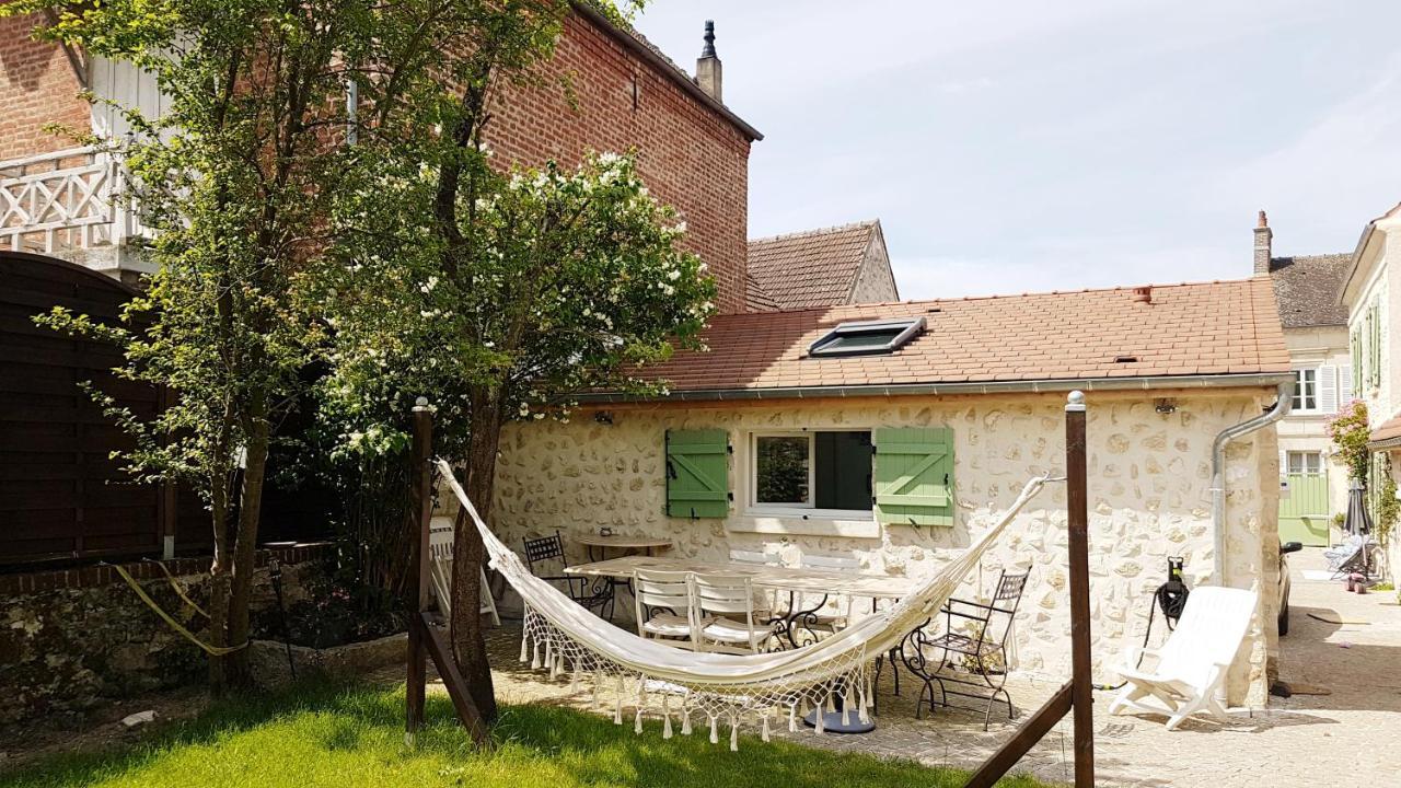 Wisteria Cottage Fleurines Luaran gambar